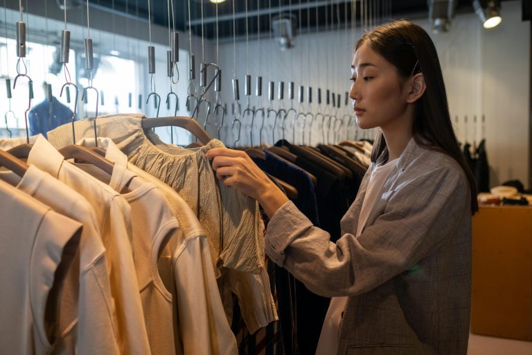 Shopping and Accessibility: Inclusive Retail Experiences for All